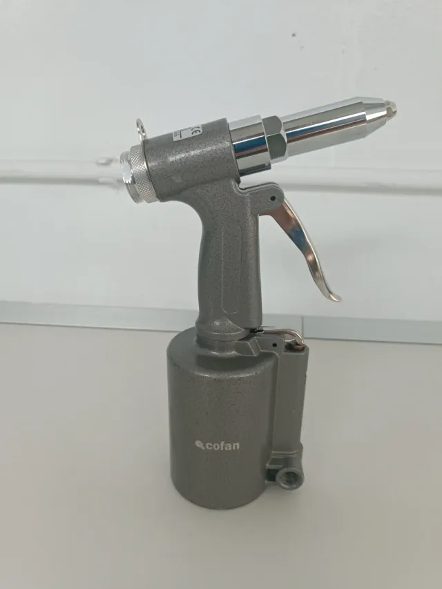 Remachadora Neumática Cofan