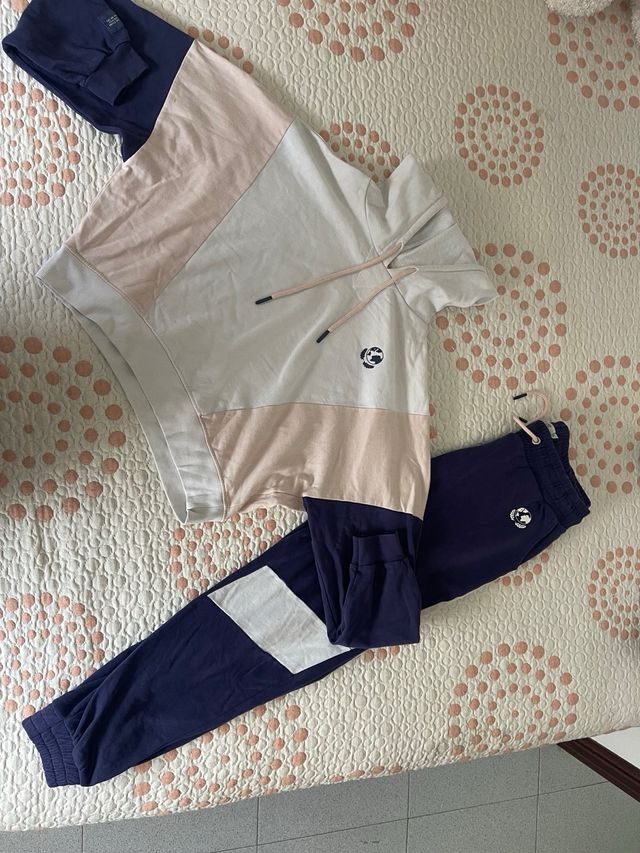 Conjunto chándal azul y blanco