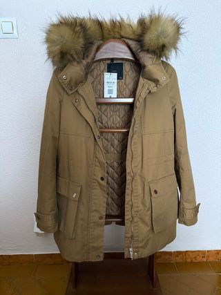 Parka Sfera mujer marrón con capucha