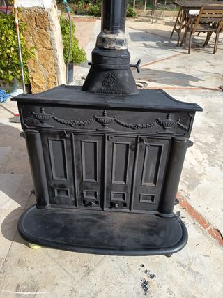 Estufa de leña Hergom Negra