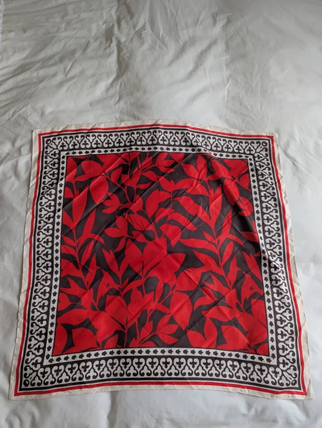 Pañuelo estampado Mango