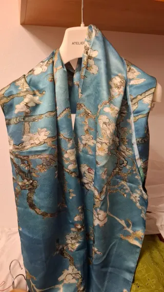 Foulard fantasia
70% viscosa
30% seta