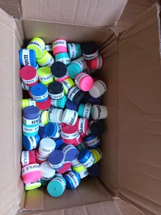 15 Grips de colores y 3 packs de pelotas