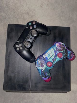 Consola Sony PS4 Negra + 2 Mandos y juegos 