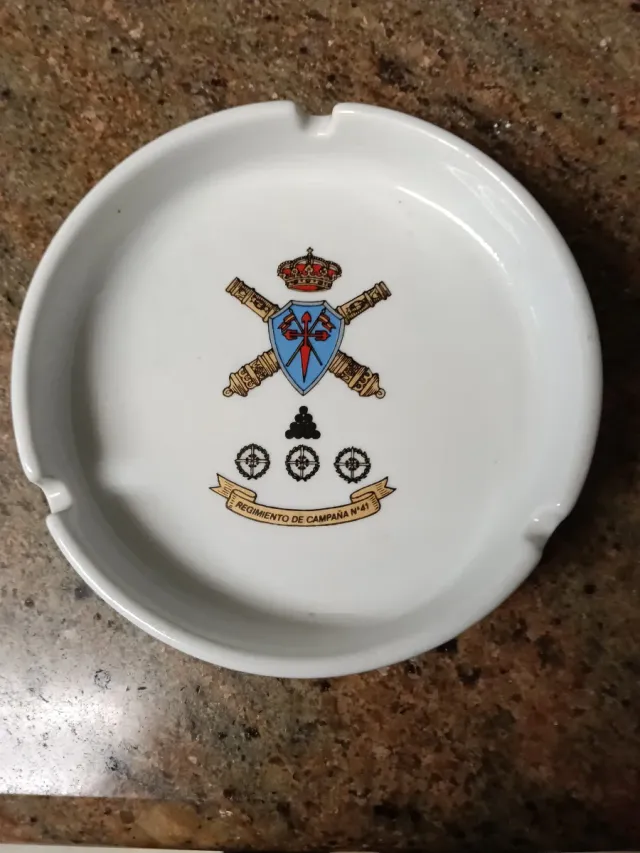 Posacenere in porcellana Campaign Regiment No. 41