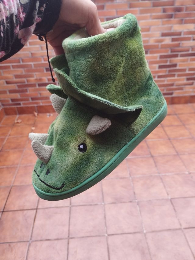 Zapatillas dinosaurio talla 31