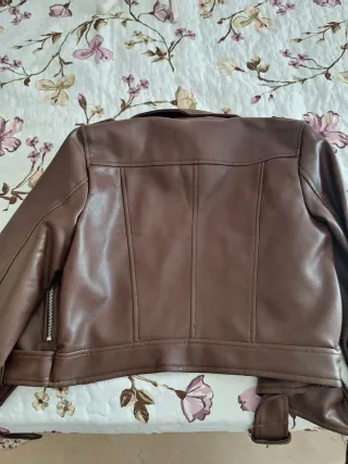 Chaqueta cuero Stradivarius Talla S Marrón