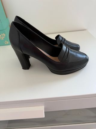 Zapatos de tacón negros