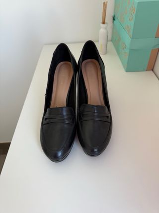 Zapatos de tacón negros