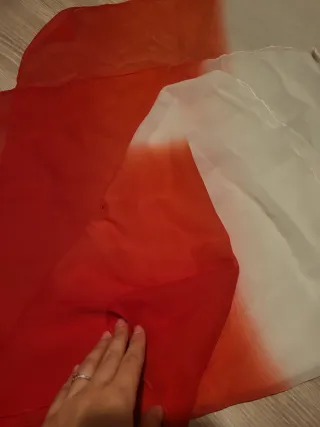 Pañuelo degradado rojo y blanco