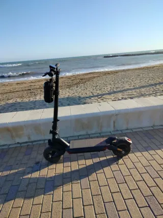 Patinete eléctrico negro