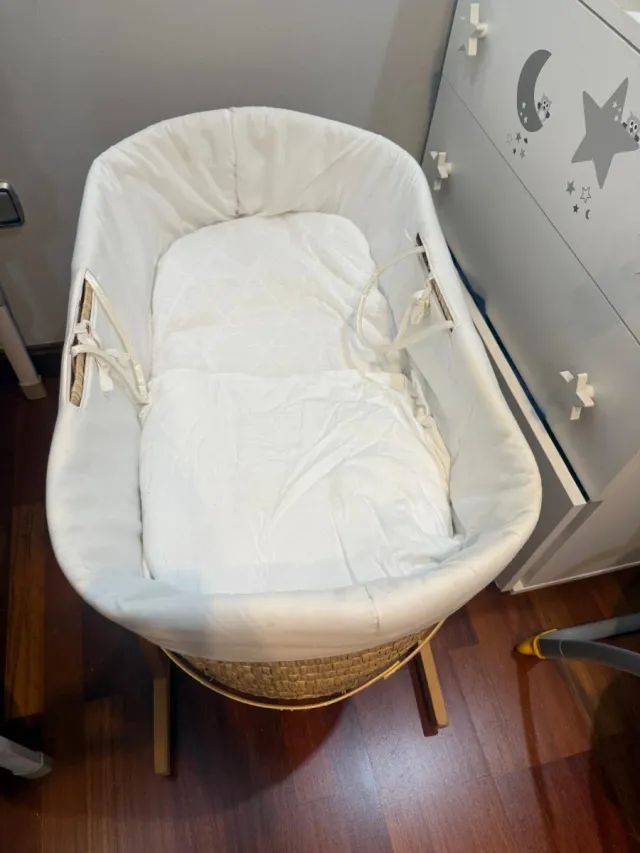 Cuco de mimbre para bebé