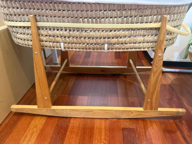 Cuco de mimbre para bebé