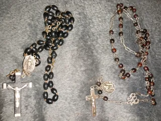 2 Rosarios y 3 Cruces