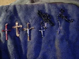 2 Rosarios y 3 Cruces