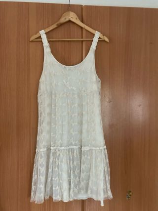 Vestido Zara encaje color hueso talla L