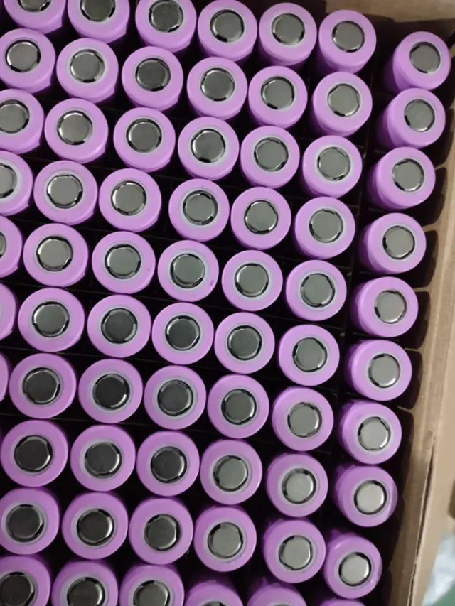 Lotto celle rosa 18k mah 3.7V