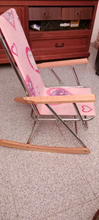Mecedora infantil plegable. Recogida en persona.
