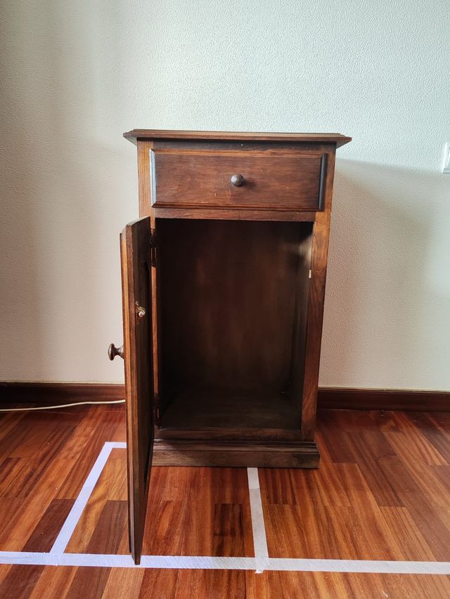 Comodino marrone massiccio - Realizzato a mano