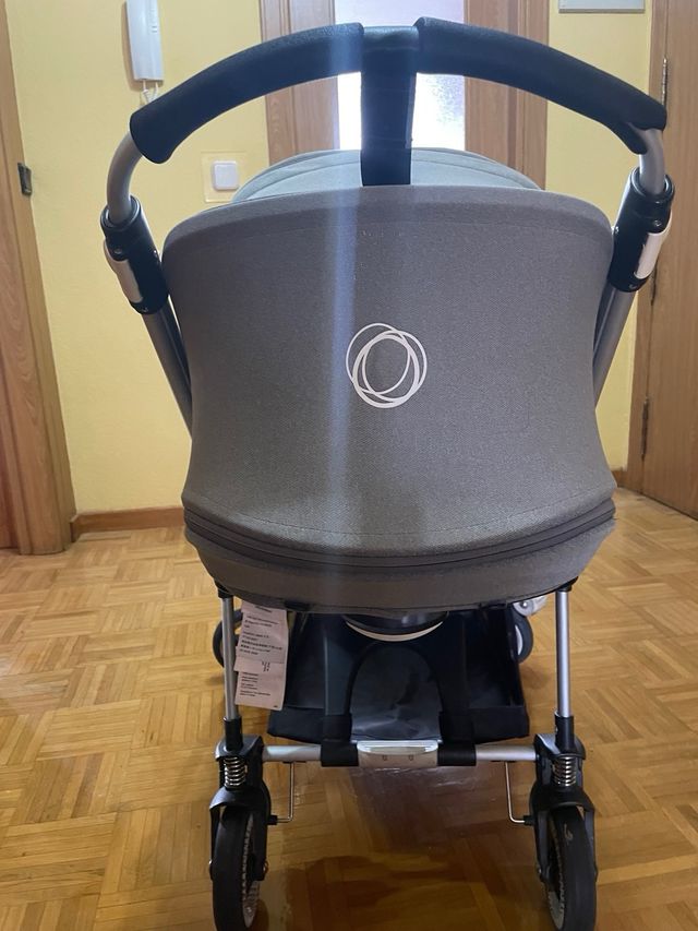 Carrito Bugaboo Bee3 gris con todos los accesorios