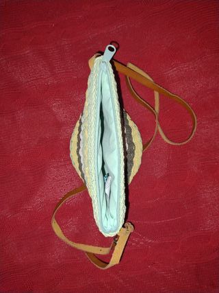 Bolso de rafia a rayas