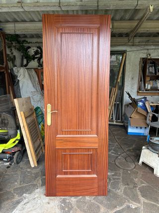 6 Puertas Madera (4 ciegas, 2 acristaladas)