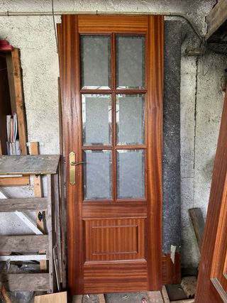 6 Puertas Madera (4 ciegas, 2 acristaladas)