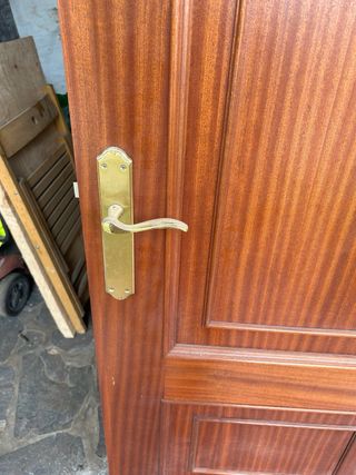 6 Puertas Madera (4 ciegas, 2 acristaladas)