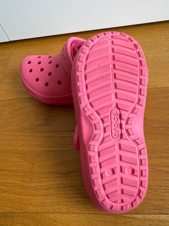 Crocs forrados rosas talla 5-7