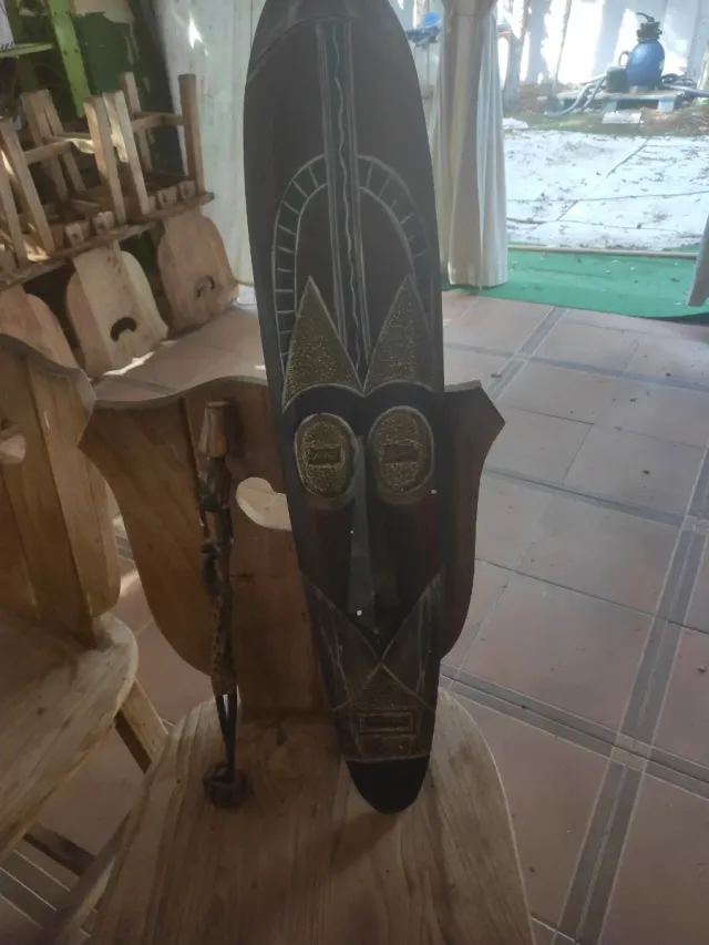 Máscara tribal africana decorativa