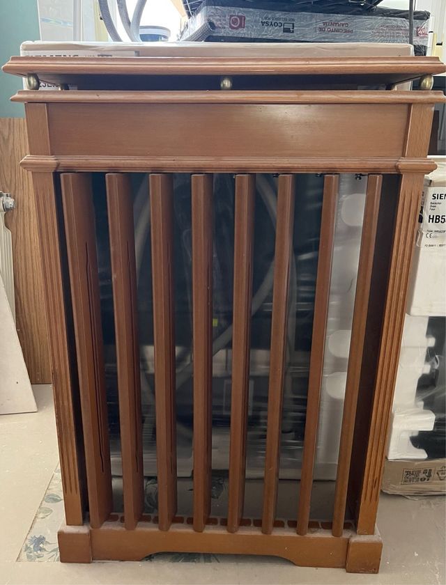 Cubre radiador de madera