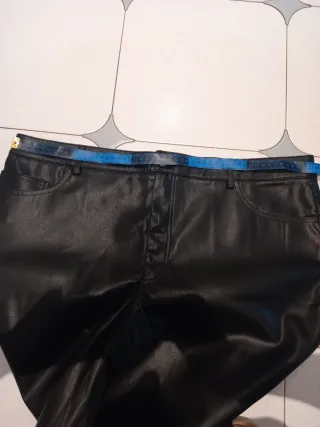 Pantalones polipiel negros