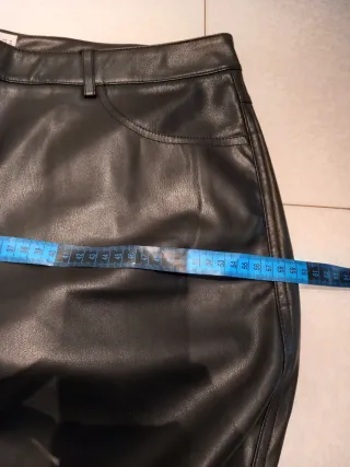 Pantalones polipiel negros