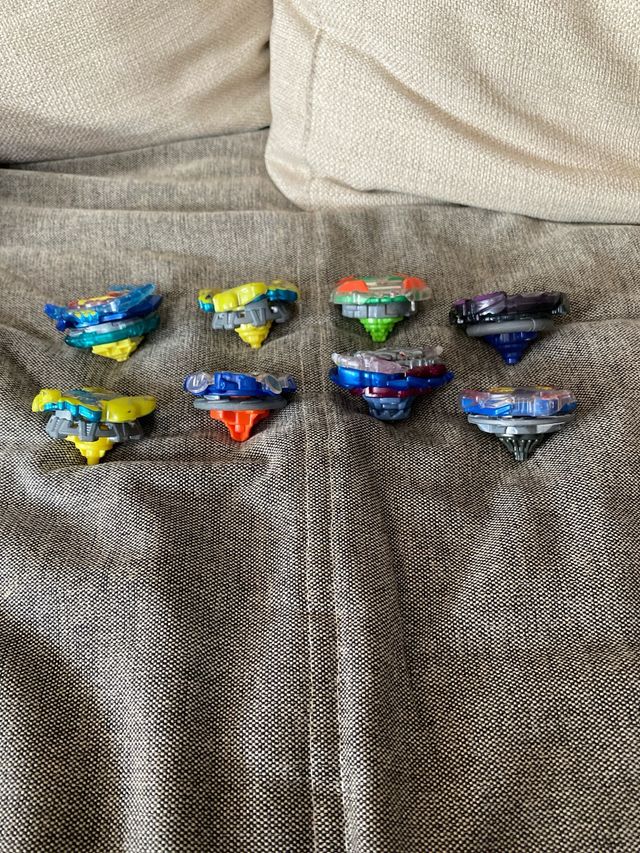 Lote de 8 Beyblade Burst evoltution I Estadio