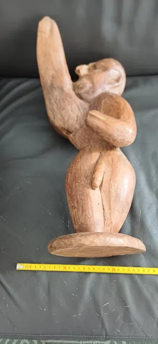 Torso masculino madeira S. Tomé e Príncipe erótico