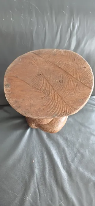 Torso masculino madeira S. Tomé e Príncipe erótico