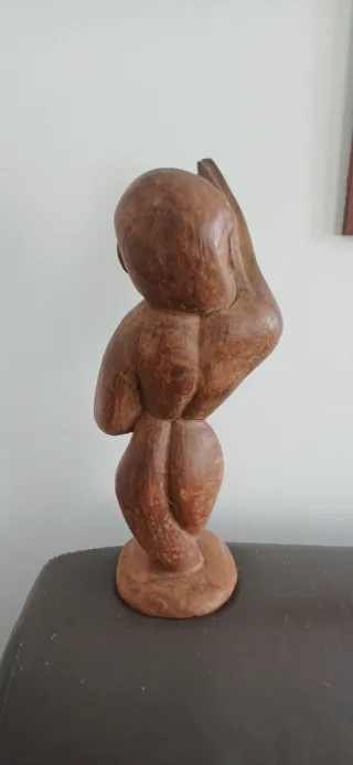 Torso masculino madeira S. Tomé e Príncipe erótico
