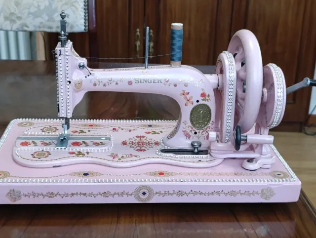 Máquina de coser Singer antigua 1884.