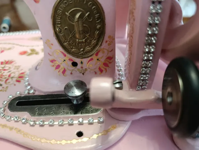 Máquina de coser Singer antigua 1884.