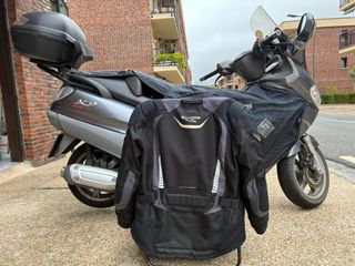 Moto Piaggio X9 Evolution con baúl