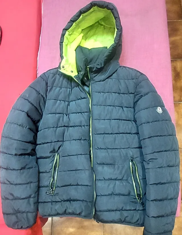 Plumífero Moncler Negro con Capucha 100%poliester