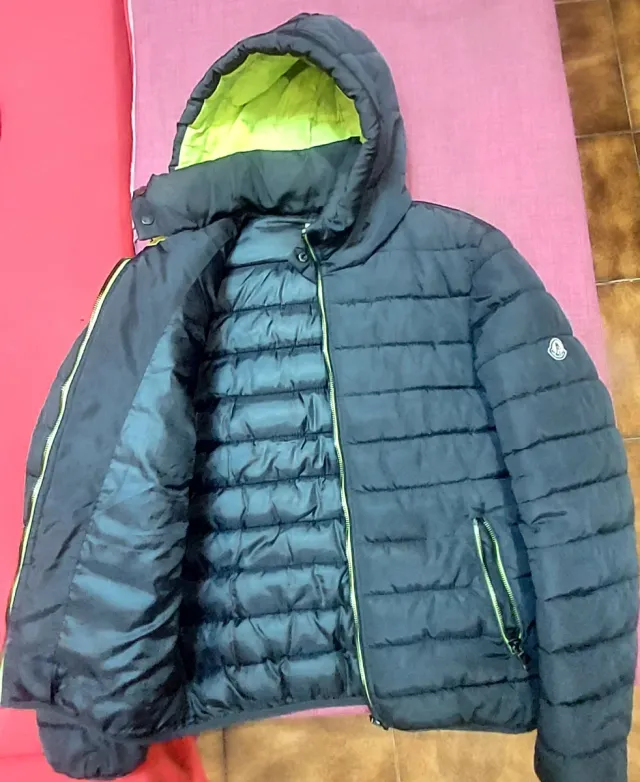 Plumífero Moncler Negro con Capucha 100%poliester