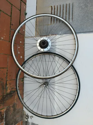 Rueda de bicicleta 23_622 (700×23)