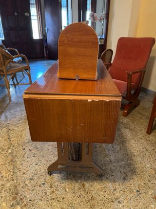 Máquina de coser Singer antigua