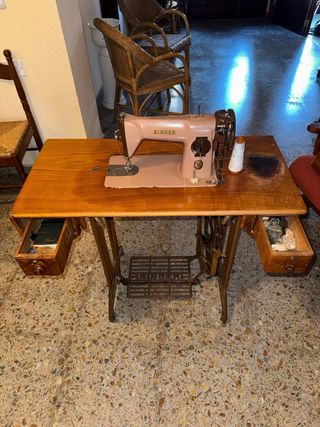 Máquina de coser Singer antigua