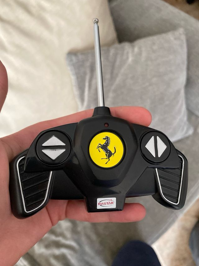 Coche teledirigido Ferrari 458 Italia Rojo