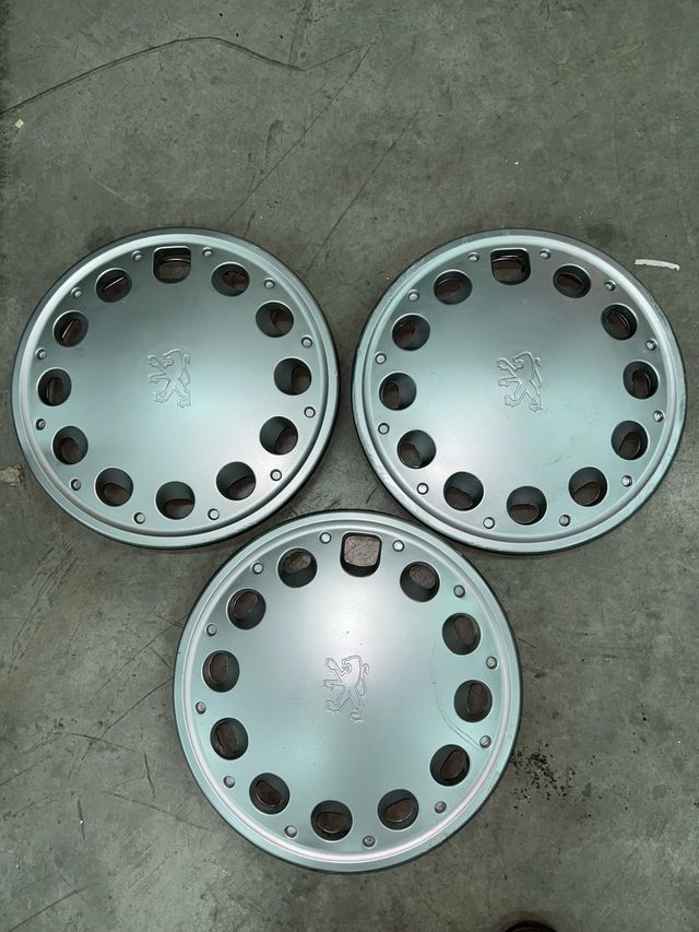 3 Tapacubos Peugeot 205 13 pulgadas Originales