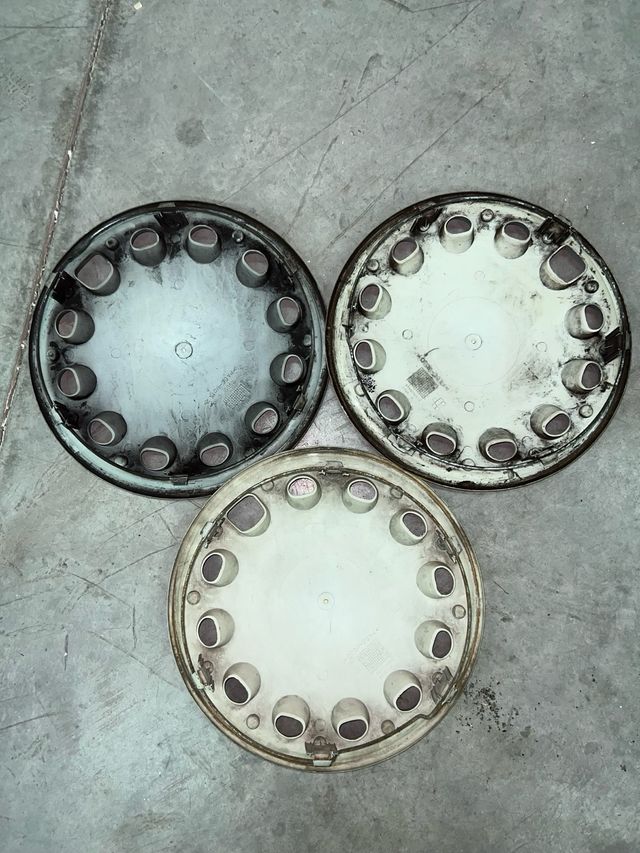 3 Tapacubos Peugeot 205 13 pulgadas Originales