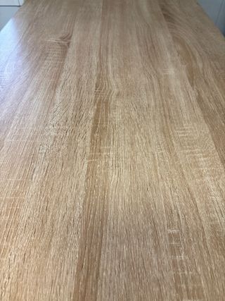 Mesa alta y 2 taburetes