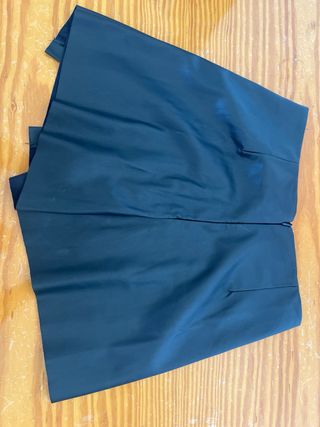 Falda pantalón cuero sintético